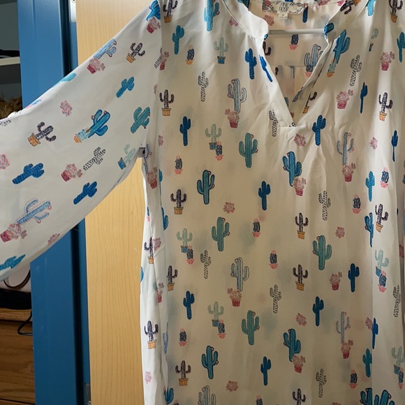 Women’s Blouse - Picture 2 of 7